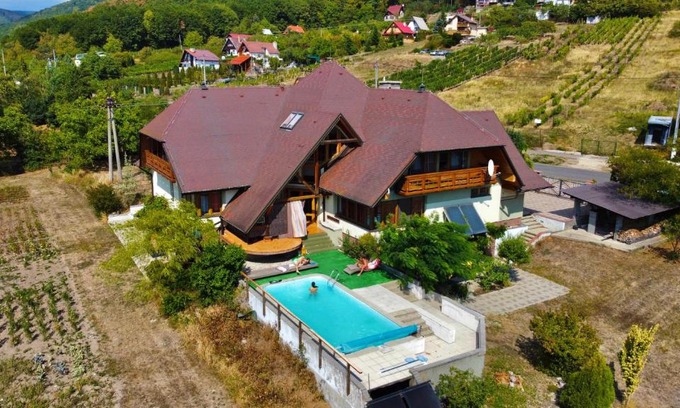 Vinne Apartment | Exceptional 659 Apartments with Pool and Pet-Friendly Perks