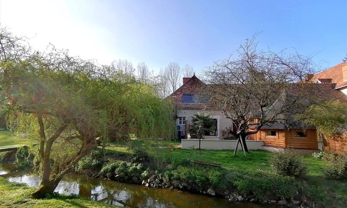 Saint-Hilarion House | Discover a 65M² Loft in a Private Park with Breakfast