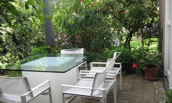 Ramelsloh Apartment | Spacious 65sqm Apartment Surrounded by Lush Grounds