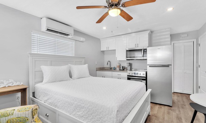 Safety Harbor Cottage | Charming Newly Renovated 6B Studio at Coastal Cottages