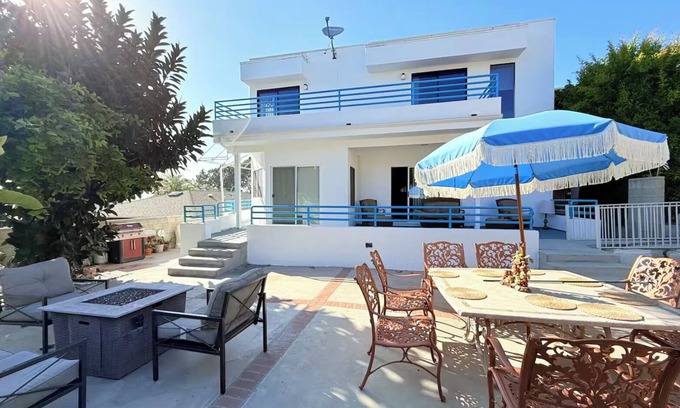 Del Mar House | 6BD/5BA Beach house in Del Mar, Steps to Beach, Parking, Ocean View!