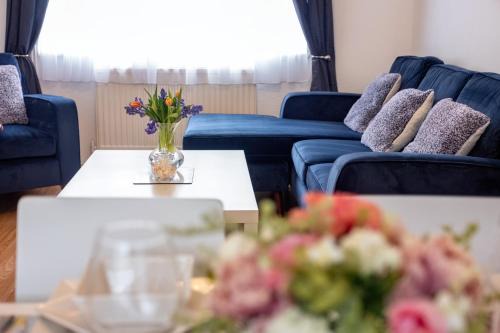Peterborough Apartment | Perfect 6-Bed Stay for Contractors - Rated 9.1/10!