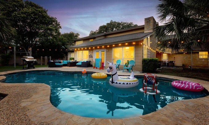 Vance Jackson House | Family-Friendly Fun with Pool, Games & Pet Amenities!