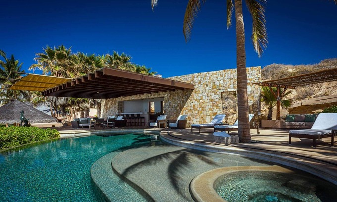 San Jose del Cabo Villa | Beachfront 6BR Villa with Pool and Spa Access
