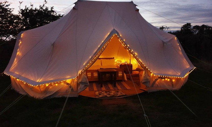 Saltburn-by-the-Sea Cabin | Unique 6m Emperor Tent Near Whitby with Breakfast Included