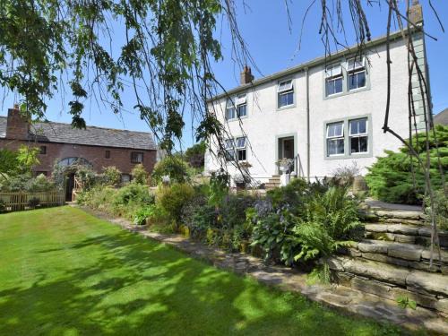 Workington House | Spacious 7-Bed Property in Pet-Friendly Cockermouth
