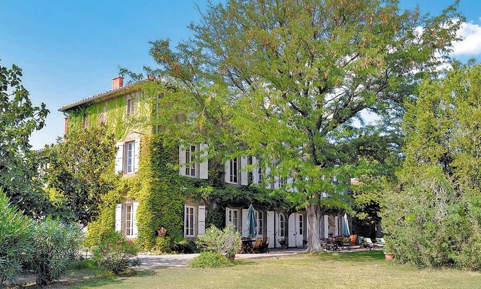 Escales House | Exceptional 7-Bedroom Escape in Escales with Pool & Spa
