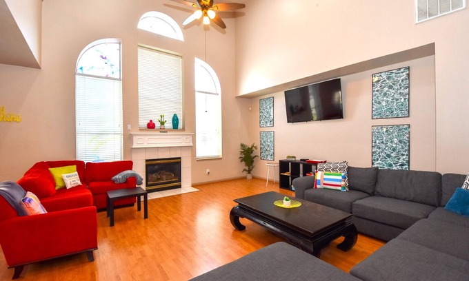 Barker House | Family-Friendly 7-Bedroom Getaway with Private Pool