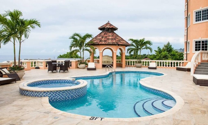 Montego Bay Villa | 7 Bedroom Luxury Villa Fully Staffed with Chef