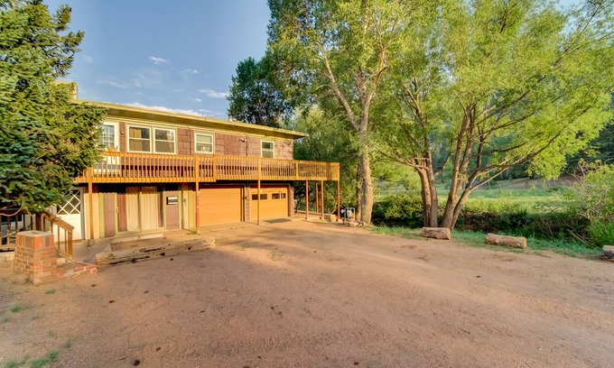 Cascade-Chipita Park House | Mountain Stream Retreat: 7 Bedrooms Near Pikes Peak