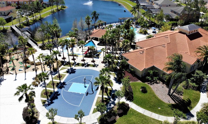 Kissimmee Villa | Elegant 7 Bedroom Villa with Private Pool & Resort Perks