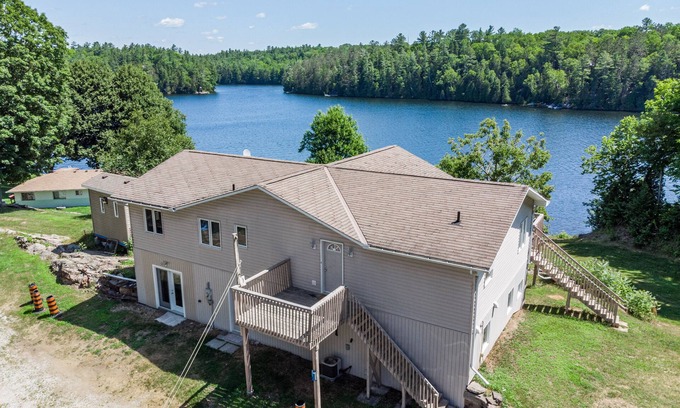 Minden Hills Cottage | Lakefront Cottage with 7 Bedrooms and Pet-Friendly Amenities