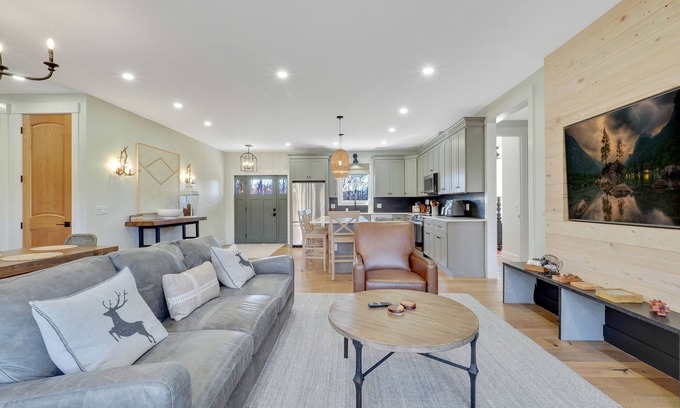 Boyne Falls House | Spacious 7-Bedroom Retreat with Game Room & Pool Access
