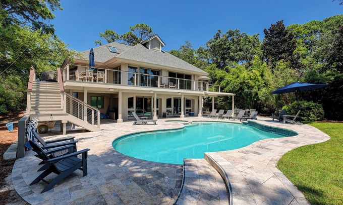 South Beach House | Oceanfront Escape: 9 Bedrooms, Pool & Spa at Black Duck