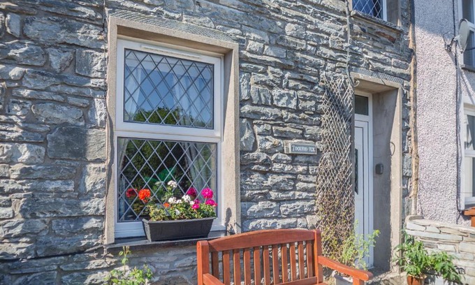 Tanygrisiau House | Pet-Friendly 7 Dolydd Terrace with Outstanding Guest Ratings