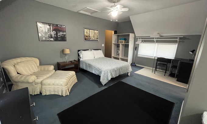Flint Apartment | Prime Downtown Cultural Center Apartment with Kitchen Access