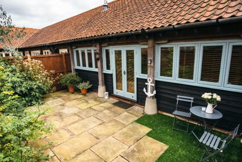 Sculthorpe House | Discover 7 Grove Farm Barns: Pet-Friendly Retreat, Rated 9/10