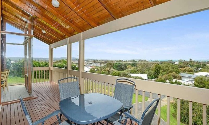 Encounter Bay House | Sea View Escape at 7 Harpoon Ave - Perfect for Families