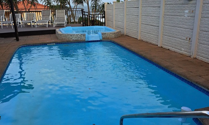 Illovo Beach Apartment | #7 Illovo ViewsCharming 2-bedroom apartment with WiFi in Kingsburgh