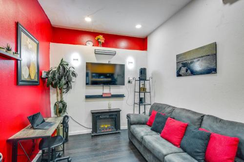 Dallas Apartment | Pet-Friendly Studio Near Downtown Dallas for Remote Work