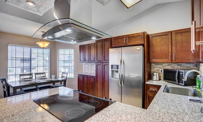 Chandler Condo | Pet-Friendly Condo with Pool Near Downtown Chandler