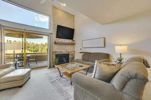 Harbor Springs Apartment | 7 Mi to Dwtn - Family Condo in Harbor Springs!