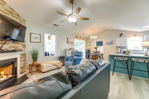 Hubert House | 7 Mi to Swansboro Boardwalk Hubert Rental with Yard