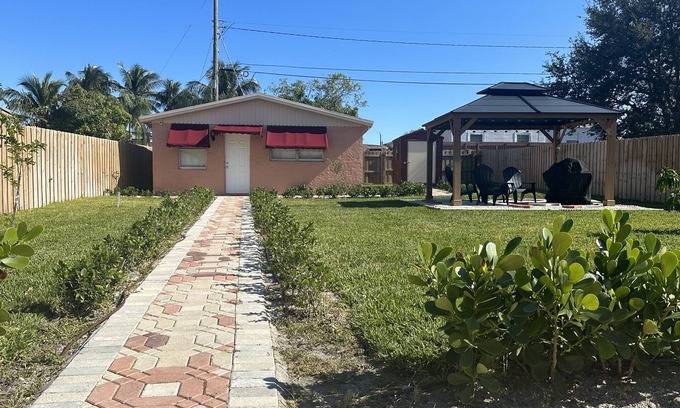 Delray Beach House | Family-Friendly Retreat Just 7 Minutes from the Beach
