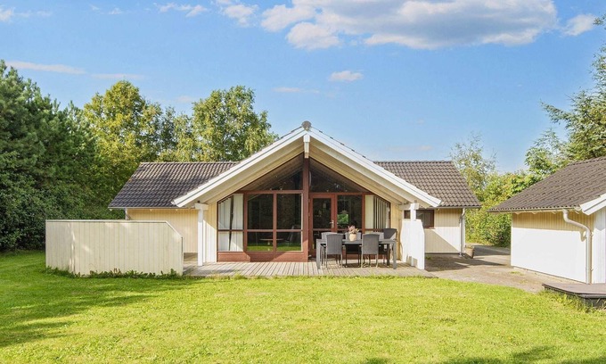 Sønder Nissum House | Stunning 7-Person Holiday Home with Ocean View in Ulfborg