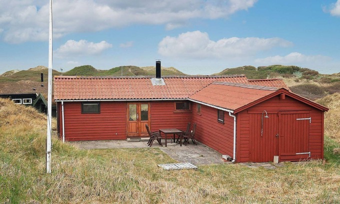 Grønhøj House | Oceanfront Holiday Home in Løkken for 7 Guests