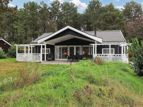 Rodby House | Inviting Three-Bedroom Holiday Home in Rødby
