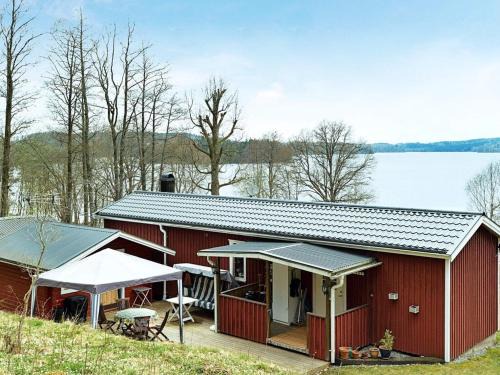 Alingsas House | Cozy Holiday Home Stora Slättövägen with Hot Tub & Fireplace