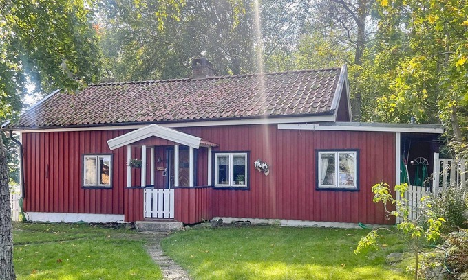 Vastra Gotaland House | Spacious 7-Person Holiday Home with Oceanfront Views