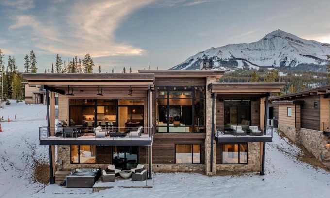 Big Sky House | Family-Friendly Retreat at 7 Speedwell Drive with Hot Tub