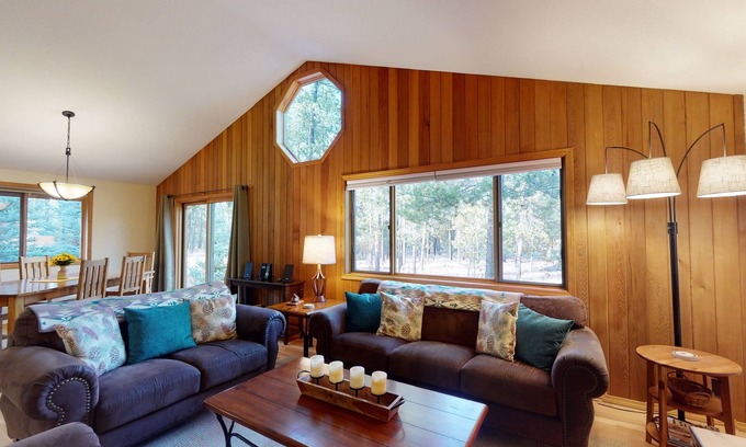 Deer Park House | Perfect Retreat at 7 Witchhazel: Family-Friendly Oasis