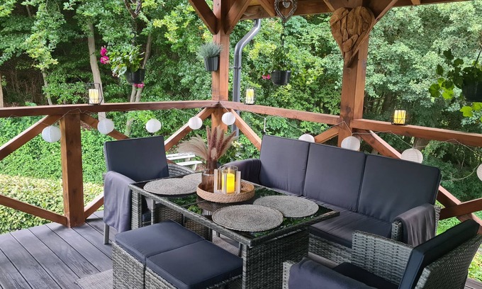 Brilon Apartment | Cozy Apartment for 2-4 with Pet-Friendly Amenities