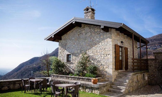 Roncola Bed & Breakfast | Spacious 70 m² Bed and Breakfast with Spa for 6 Guests