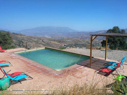 Berchules House | Spacious 2-Bedroom House with Pool for 6 Guests