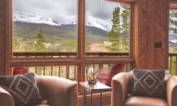 Breckenridge House | Spacious 5-Bedroom Villa with Private Pool for 12 Guests