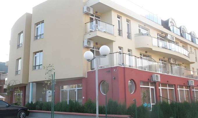 Obzor Apartment | Family-Friendly 2-Bedroom Apartment with Pool & Dining Access