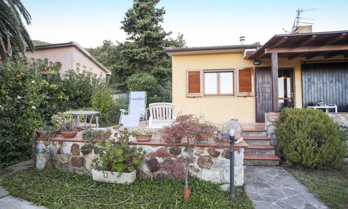 Campo nell'Elba Villa | Pet-Friendly Villa: 2 Bedrooms for Up to 5 Guests