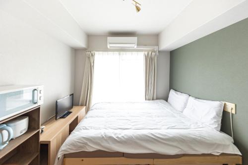 Dotonbori Apartment | Cozy Dotonbori Room with Hot Tub & Easy City Access