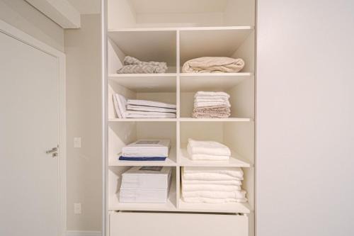 Anita Garibaldi Apartment | Relax at 704 Morse - Your Home Away From Home