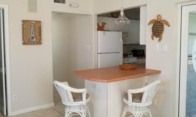 Toilla Segunda Villa | Pet-Friendly Retreat at 704 Via de Luna Dr. - Rated 10/10