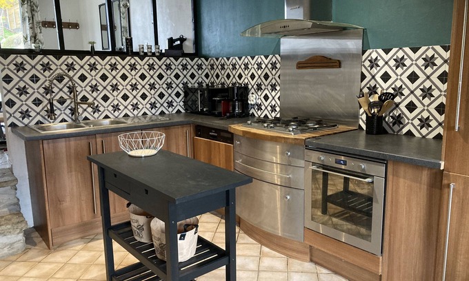 Seyssel House | Beautiful 70m2 Stone House near Seyssel with Lake View