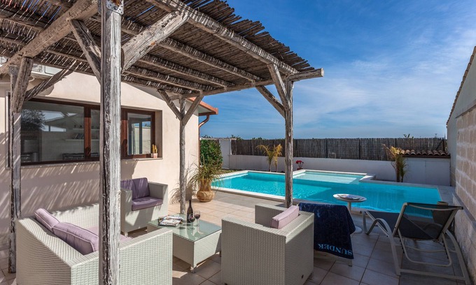 Syracuse Apartment | Exclusive Pool Access and Ocean View in Spacious Flat