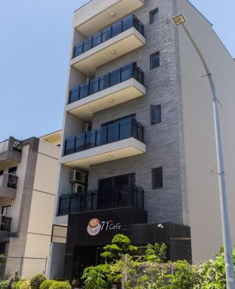 Sanmin House | Cozy 71 Cafe B&B: Wheelchair Accessible & Child Friendly