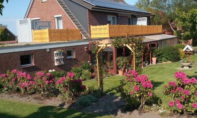 Dornumergrode Apartment | Spacious 72 m² Apartment with Kitchen for 4 Guests