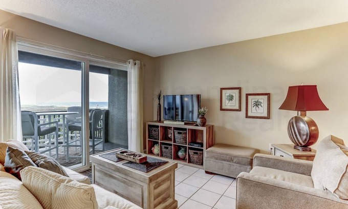 Fernandina Beach Condo | Modern 2-Bedroom Condo with Pool & Ocean View for 4 Guests