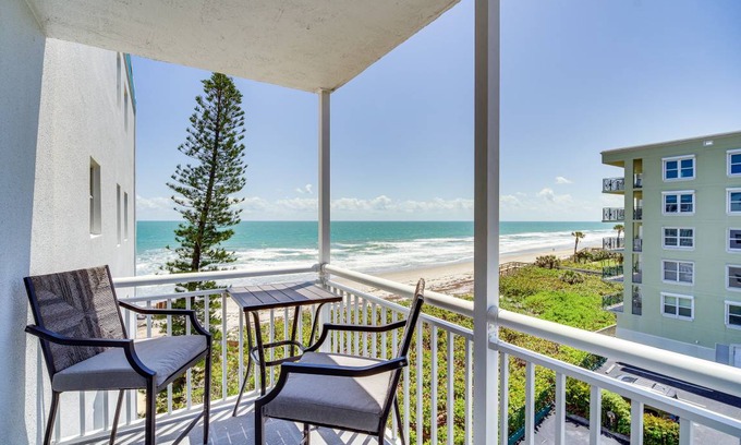 South Patrick Shores Apartment | Cozy Oceanfront Apartment with Pool & Kitchen for 4 Guests